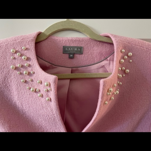 Soft pink Laura blazer with faux pearl accents - Picture 2 of 6